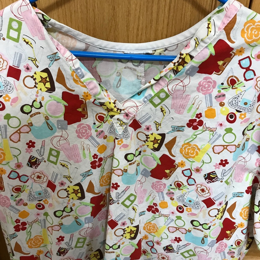 Scrub top